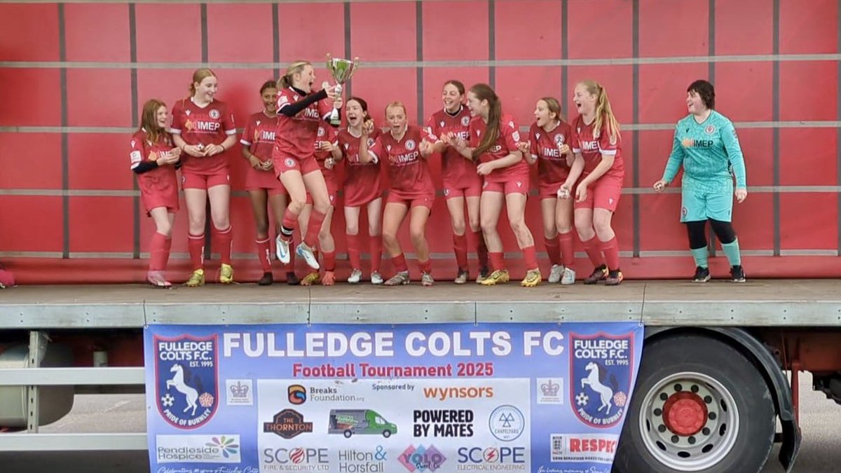 ASWFCofficial's tweet image. U13 Tournament Winners! 🏆
Massive well done to our U13s for winning the Fulledge Colts Tournament this weekend! Great football, great teamwork 👏⚽
Thanks to Fulledge Colts & all the teams for a brilliant day!
#ASWFC #U13s #TournamentWinners #WomensFootball
