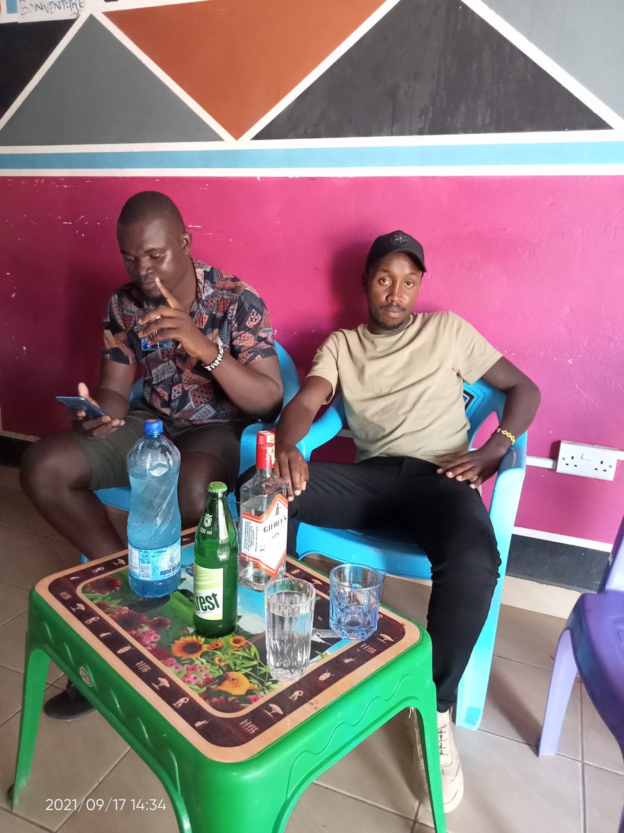 Kiumbu01_'s tweet photo. We are all not safe💔♥️😭
#JusticeForAlbertOjwang 
This was the last time I had fun with you in Kilifi big man when we were in Campus I never thought I won't see you again💔🥹😭

Rest Easy Champ
Till we meet again😭 https://t.co/SrUhjLGDdz