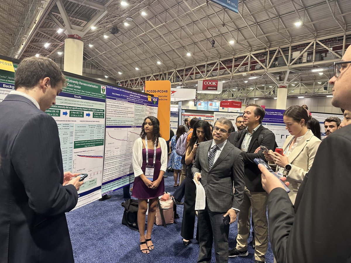 MdChaar's tweet image. Yale medical students at the heart of the action at VAM2025 @YaleVascular @YaleMed @Yale @YaleMedicine @YaleSurgery