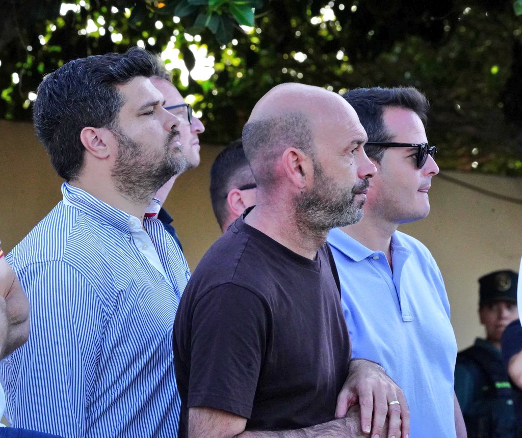 Pedro Bonet (@bonetpedro_) on Twitter photo Un invitado de LUJO en Ses Forques el entrenador del <a href="/atleticbalears/">Atlético Baleares</a> Luis Blanco y el secretario técnico <a href="/MarkJulia/">Marc Julià Adolfsson</a> viendo muy atentos las EVOLUCIONES del conjunto de <a href="/CloughMallorqui/">Miguel Soler</a>. Un invitado de LUJO en Ses Forques el entrenador del <a href="/atleticbalears/">Atlético Baleares</a> Luis Blanco y el secretario técnico <a href="/MarkJulia/">Marc Julià Adolfsson</a> viendo muy atentos las EVOLUCIONES del conjunto de <a href="/CloughMallorqui/">Miguel Soler</a>.