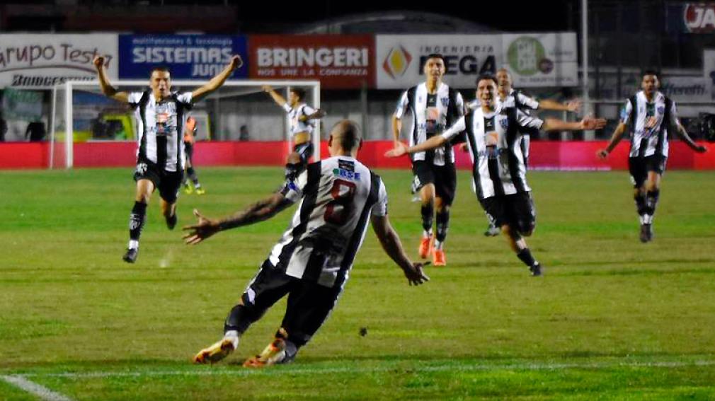 Uno de los días que más llore de alegría y felicidad en mí vida. 
Donde me acordé de todo lo que sufrimos para llegar a ese momento, el resto es historia..