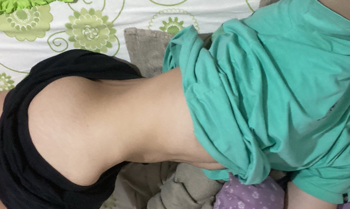 lubpoor's tweet photo. Esse short que fica caindo 🤬 https://t.co/8ilxzok8JC