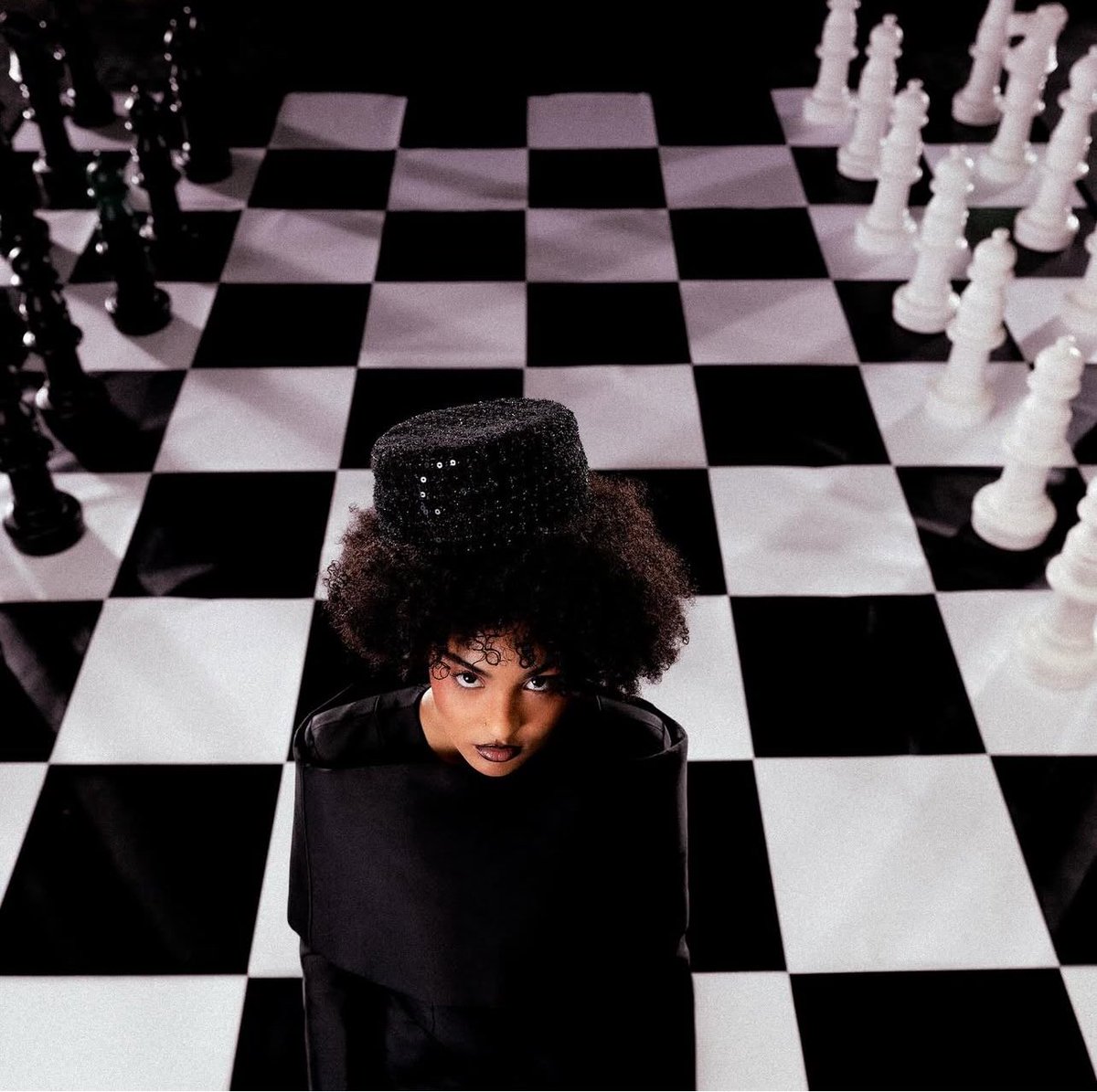 Candice elle a traversé le miroir et claqué tout le monde en chemin ♟️🖤🐎