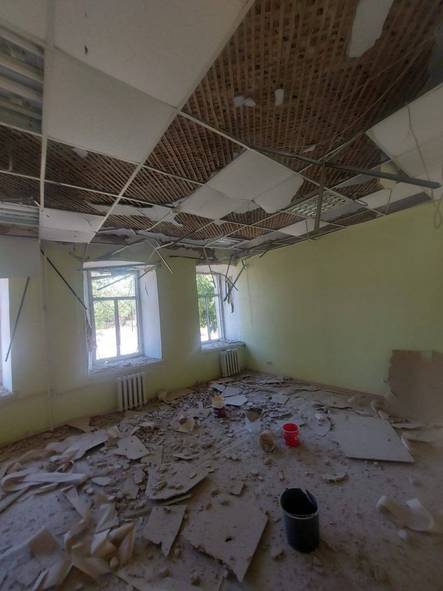 Кацапські ушльопки продовжують боротись із медичними  і  освітніми закладами у Херсоні