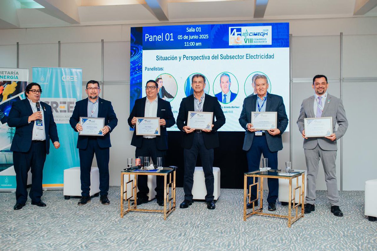 CIMEQH's tweet image. Algunas fotografías de los paneles de expertos desarrollados en el VIII Congreso de Ingeniería CIMEQH 2025

#congresocimeqh2025
#ingenieriahonduras
#congresodeingenieria
