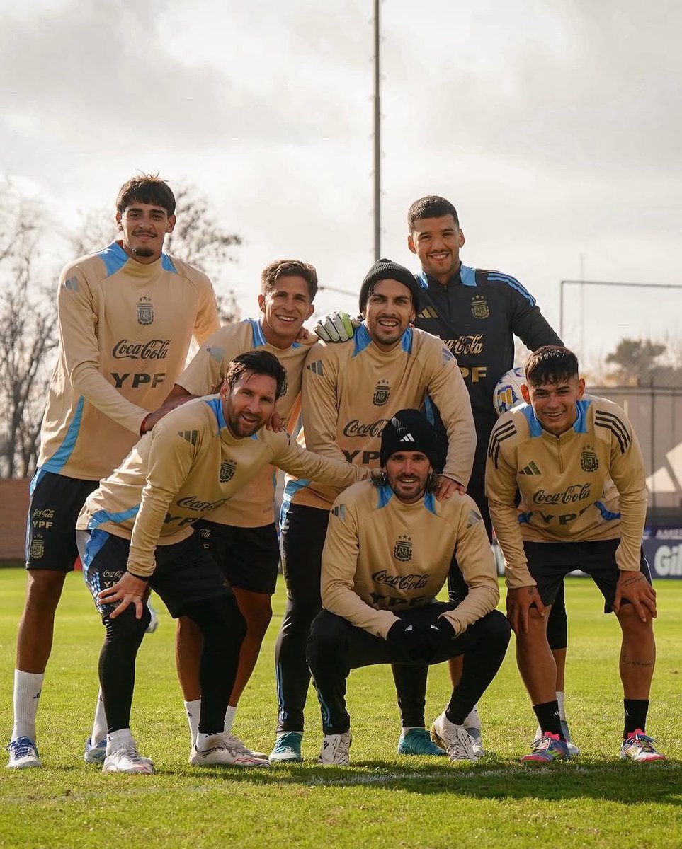 Messismo10's tweet photo. 🇦🇷 El equipo ganador. https://t.co/frEISXz8kJ