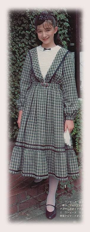 banyukotor's tweet photo. In the 70s, there was a trend of romantic folklore/british/country-style fashion in Japan mirroring the prairie dress trend in the West. One brand in this fad was named Lewis Carroll. The Dictionary of Gothic &amp; Lolita mentioned them as an inspiration for classic lolita brands now https://t.co/yNs0ZhwvmS