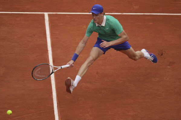 _garygarygary's tweet image. Sinner’s fit in the French open final is giving HLG @donetodeath @themjeans