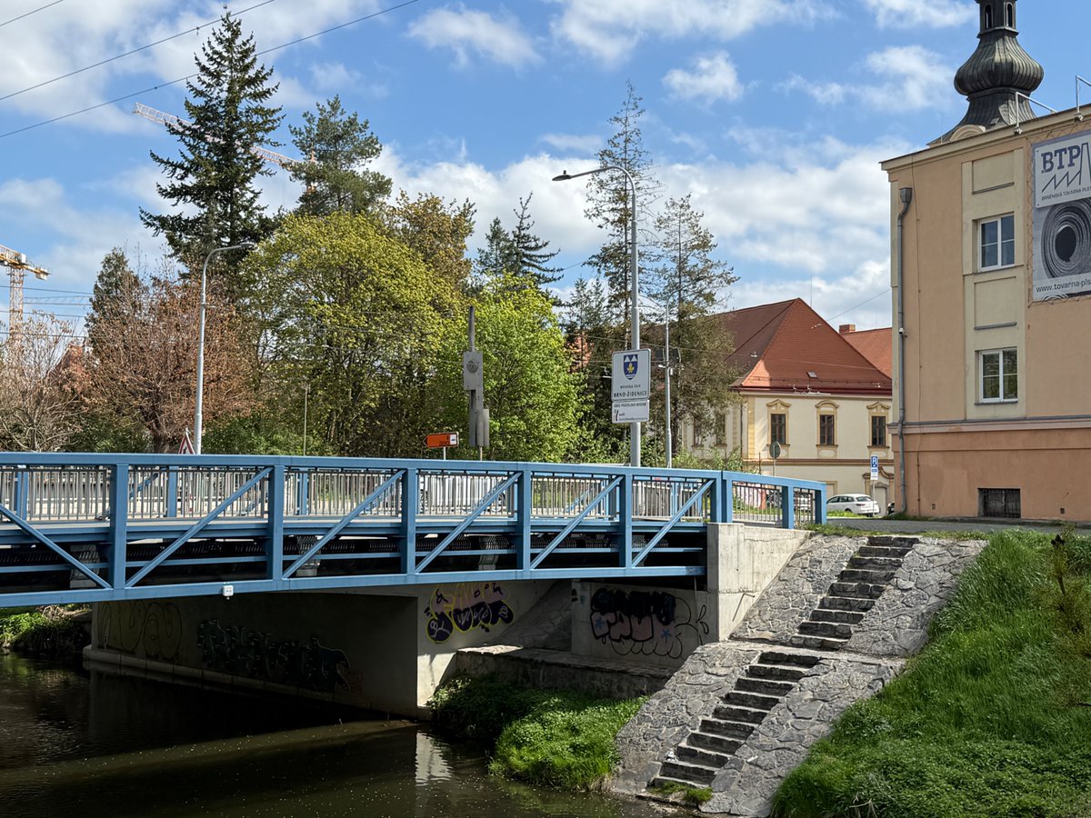 Pokud vás zajímá aktuální počasí, můžete využít data z meteostanice umístěné na ZŠ Kuldova. K dispozici jsou také údaje o stavu hladiny u Zábrdovického mostu.

agdatasmart.com/cs/brno-zideni…