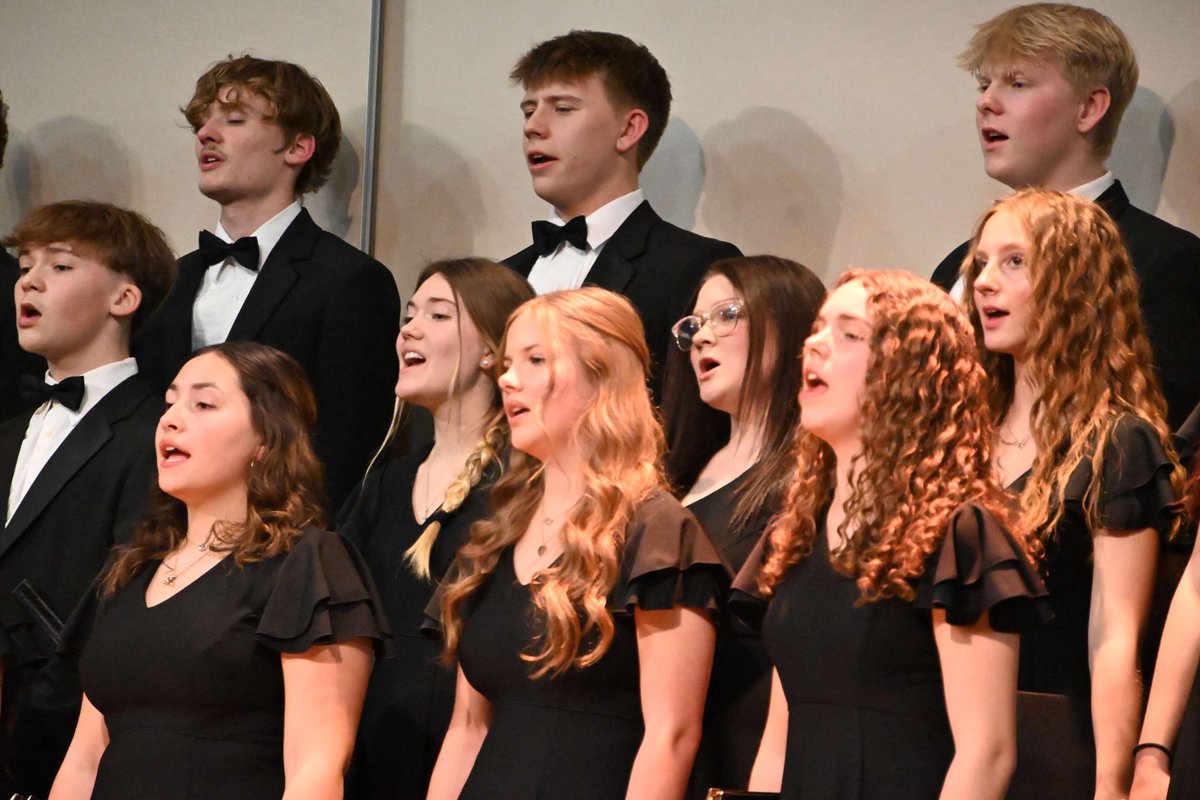 ShorelandLuthHS's tweet image. &apos;The Lord is my strength and my shield.&apos; (Psalm 28:7) A new week of strength and grace ahead to all of our #SLPacerNation. 🙏 #SundayScripture