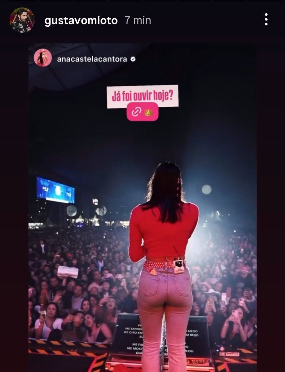 esperta é a Ana Flávia que postou o vídeo de costas, fazendo o gustavo ver a bunda dela desse ✋🏻                       🤚🏻 tamanho
