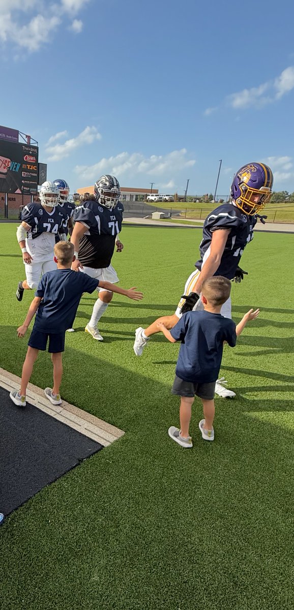 CoachGipson11's tweet photo. The @TheFCATeam Heart of a Champion Bowl has been a special week since 2011 in Northeast Texas! Thankful to be there with my family, give the pregame Chapel talk, and see 8 future @HPUFootball YellowJackets! Awesome job @robertbardin and staff! Multiple decisions made for Jesus! https://t.co/GTz8THVrjg