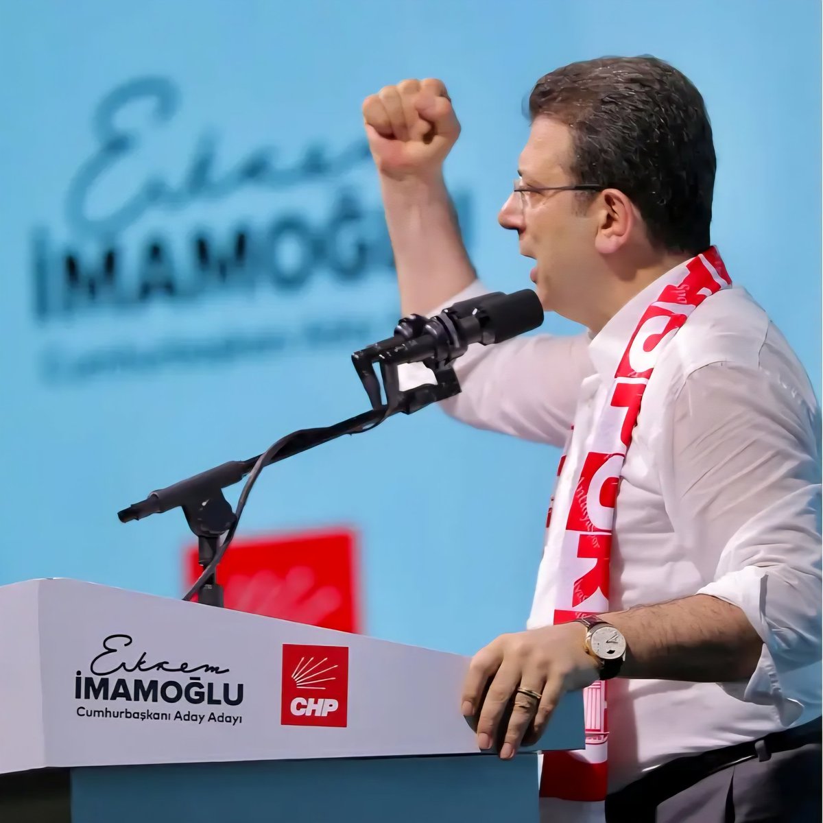 Ekrem İmamoğlu, 
"Biz, yargılanmıyoruz. Biz, bir daha asla seçim kazanamayacak bir avuç insan önümüzdeki seçimi kazanabilsin diye rehin tutuluyoruz"