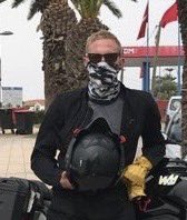 I appreciate that Leslie Fox is off his face most of the time as he struggles to deal with the mess he’s made of his silver spoon life but this is ridiculous.