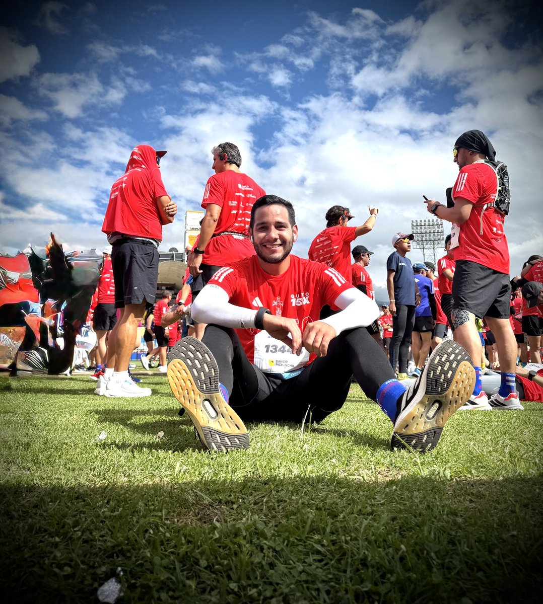 cadeerck's tweet photo. @MunicipioQuito  ¡15K en Quito superados!
1h14 corriendo entre cuestas, altura y corazón.
Subidas que quemaban, pero el objetivo fue más fuerte.
Hoy no solo gané kilómetros, gané confianza.
#15KraceQuito #QuitoCorre #SoyRunnerEC #RunningMotivation #RunnerLife #PasiónPorCorrer https://t.co/eIA3VtO9jU