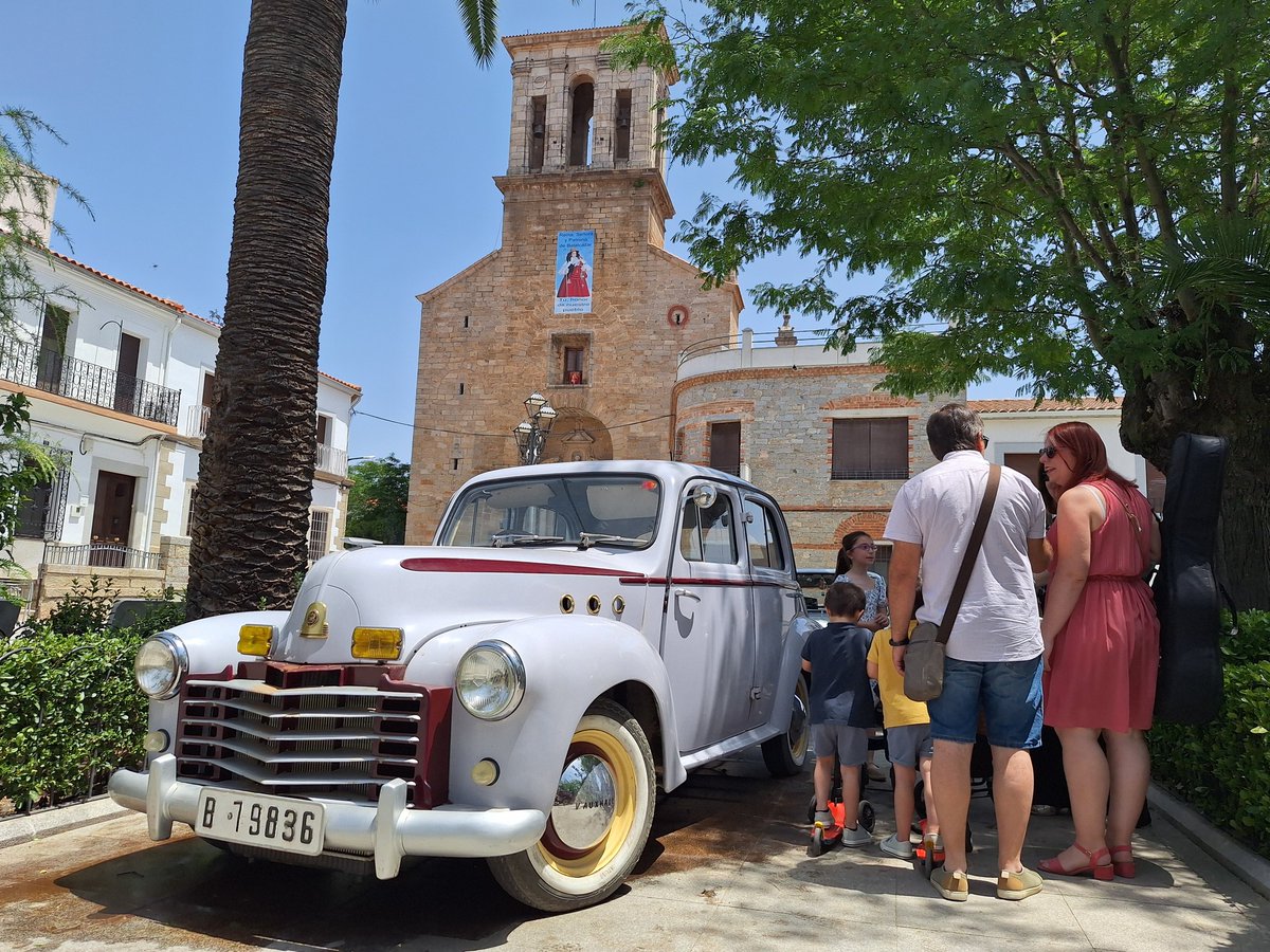 🚦Crónica de la jornada celebrada hoy en #Belalcázar que ha llenado de nuevo sus calles de #vehículosclásicos de la mano de #Turdulia.
 asociacionturdulia.wixsite.com/inicio/post/be…