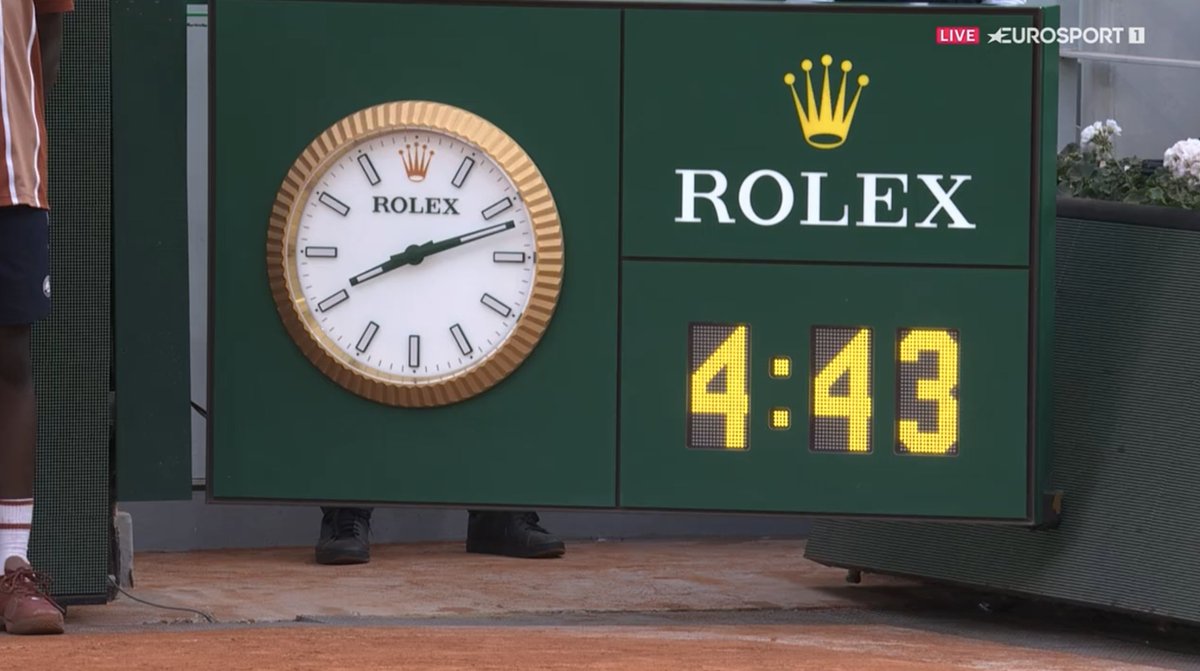 Sinner-Alcaraz è diventata ufficialmente la finale PIÙ LUNGA della storia del Roland Garros: superato il record delle 4 ore e 42 minuti della finale del 1982 tra Mats Wilander e Guillermo Vilas.
