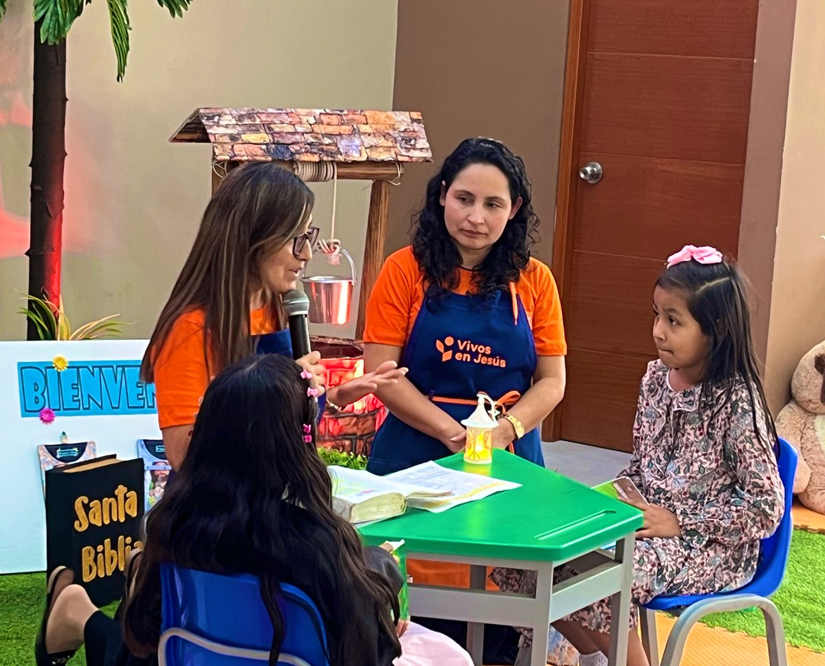 AdventistasAPCE's tweet photo. 🙏 Con el deseo de que cada niño crezca “Vivo en Jesús”, se realizó una enriquecedora capacitación para enseñar con amor, fe y creatividad. 📖💖
📍Esta clase modelo de Primarios se vivió, donde vivimos una experiencia de aprendizaje y crecimiento espiritual.
#VivosEnJesús #APCE https://t.co/KArPzOdY9R