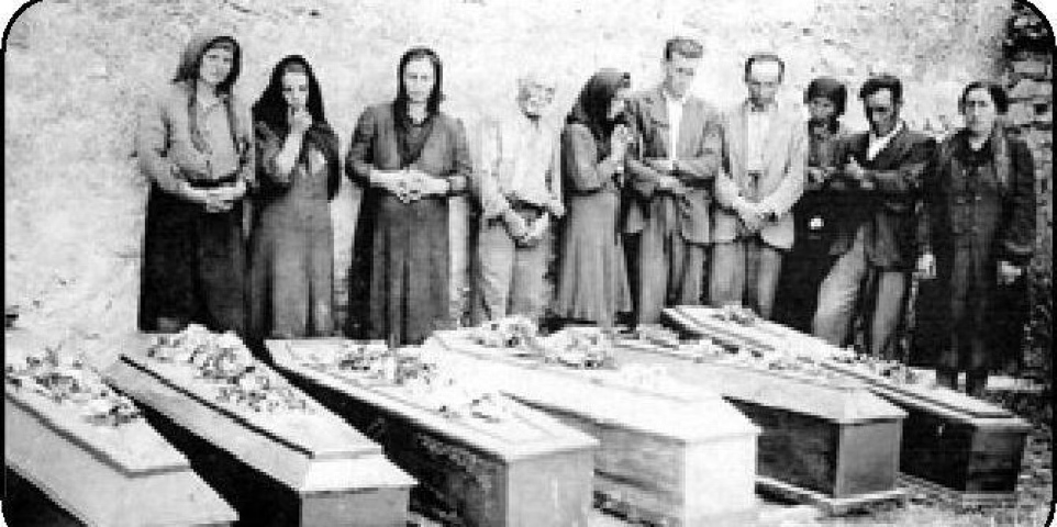 ANPIRomaPosti's tweet photo. L'#11giugno 1944 ad #Onna (L' Aquila) la 114a #Jägerdivision (già responsabile della strage di #Filetto) secondo varie fonti appoggiata dall'azione del segretario della locale sezione del Partito Fascista, #AlvaroDeFelice, massacrò per rappresaglia sedici civili. https://t.co/4ybQwOWq4h