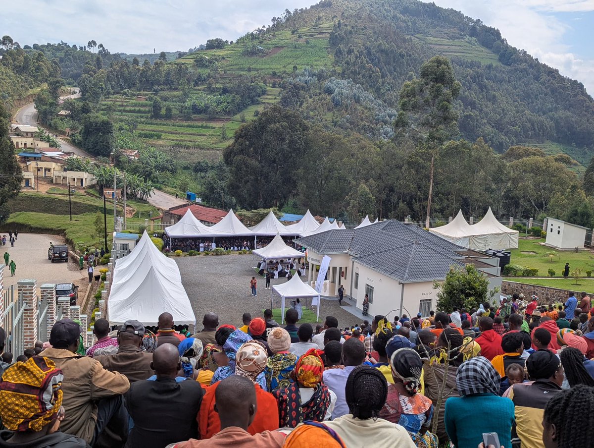 𝐀𝐥𝐩𝐡𝐨𝐧𝐬𝐞 𝐍𝐊𝐔𝐍𝐃𝐀𝐌𝐀𝐇𝐎𝐑𝐎🇷🇼 (@alphonsenkunda) on Twitter photo #Kwibuka31: Kuri iki cyumweru, ku Rwibutso rwa Jenoside yakorewe Abatutsi rwa Buranga muri <a href="/GakenkeDistrict/">Gakenke District</a> habereye igikorwa cyo Kwibuka ku nshuro ya 31 Jenoside yakorewe Abatutsi mu #Rwanda, hazirikanwa ku buryo bw'umwihariko imiryango yazimye muri Jenoside yakorewe Abatutsi. #Kwibuka31: Kuri iki cyumweru, ku Rwibutso rwa Jenoside yakorewe Abatutsi rwa Buranga muri <a href="/GakenkeDistrict/">Gakenke District</a> habereye igikorwa cyo Kwibuka ku nshuro ya 31 Jenoside yakorewe Abatutsi mu #Rwanda, hazirikanwa ku buryo bw'umwihariko imiryango yazimye muri Jenoside yakorewe Abatutsi.