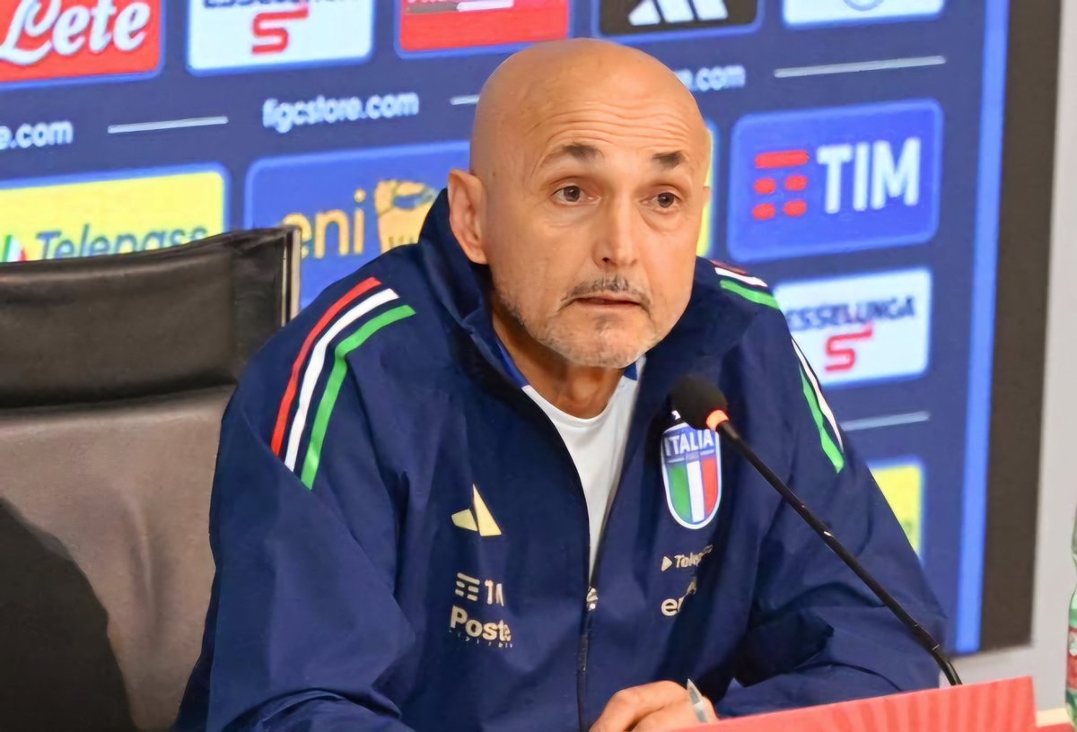Come dirsi addio. 
Come ci si lascia con stile e rispetto?
Spalletti ha scelto una sua strada. 
Ha chiesto di comunicare lui, personalmente, il suo addio all'Italia. Da qui abbiamo assistito ad una conferenza stampa a tratti paradossale. Con un alto tasso di emotività del