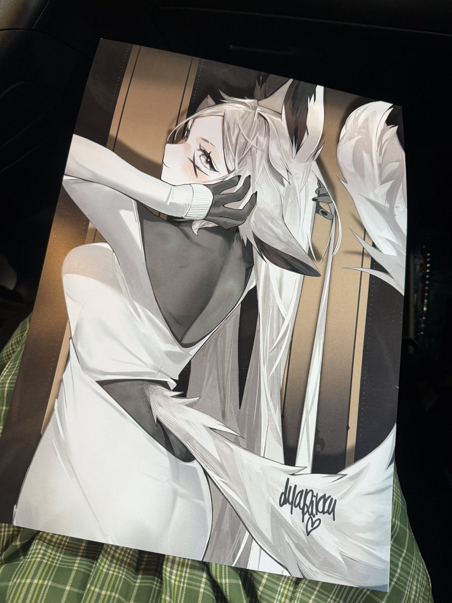 I got a signed print from <a href="/dyarikku/">Rikku リック ✗</a> and I couldn’t be happier, what a great ending for Dokomi 🥹