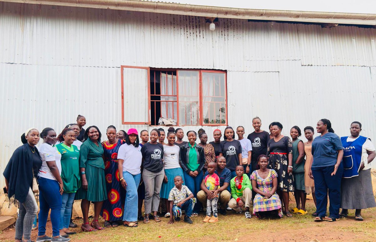 Peshdfoundation's tweet photo. Addressing mental health challenges that come with cervical cancer among women in Wakiso District . 

#mentalhealthawareness 
#womenmentalhealth
#buildingnations https://t.co/PeUQGm9Jhy