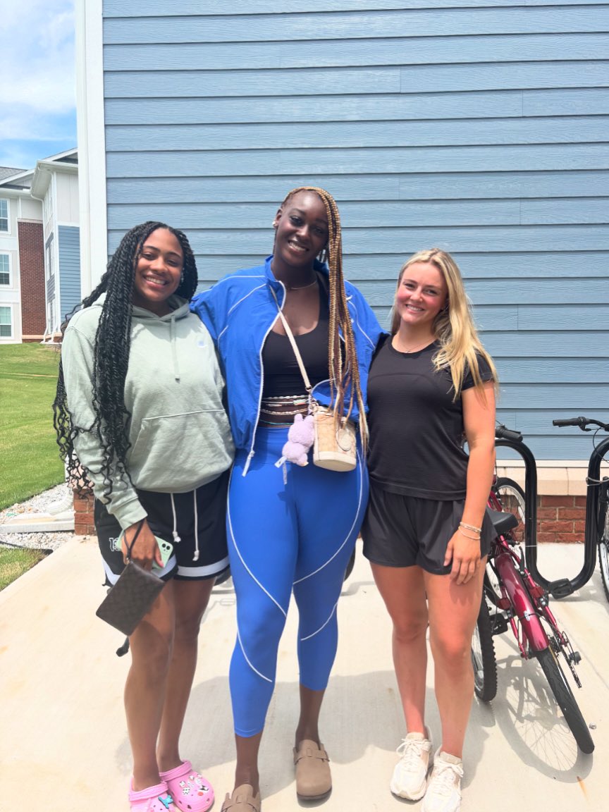 Our freshmen are home <a href="/brooklynking25/">BROOKLYN BK KING</a> <a href="/TyrianaBerry/">Ty Berry ⭐️</a> <a href="/SophiaPearl2025/">Sophia Pearl</a> 💜