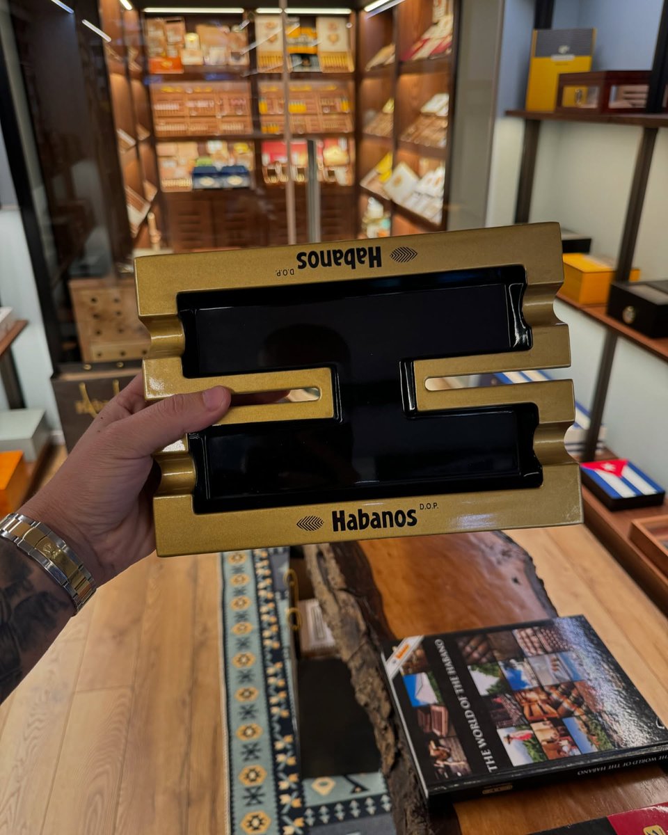 HABANOS CIGAR ASHTRAY 
Available in limited quantity 💨💨💨

#cubancigars #cigars #habanos #cigaraficionado #cigar #cigarlife #cigarlover #cigarporn #cigaroftheday #cigarsmoker #cigarsociety #cigarlifestyle #botl #cubancigar #cigarworld #cuba #cohiba #sotl #montecristo #cigars