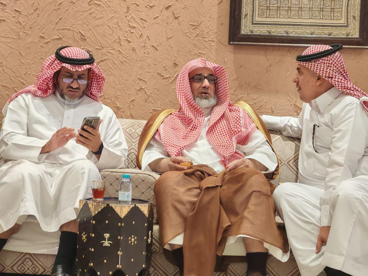 Khalid_wks's tweet photo. إجتماع أبناء و أحفاد الشيخ جدعان المشاري وأخيه الشيخ عبدالله المشاري رحمهم الله تعالى.. 

بضيافة أبناء الشيخ خالد بن جدعان رحمه الله ..

#آل_سعدون 
#الاشراف 
#عيد_الأضحى_المبارك https://t.co/kEoqqBcCXe