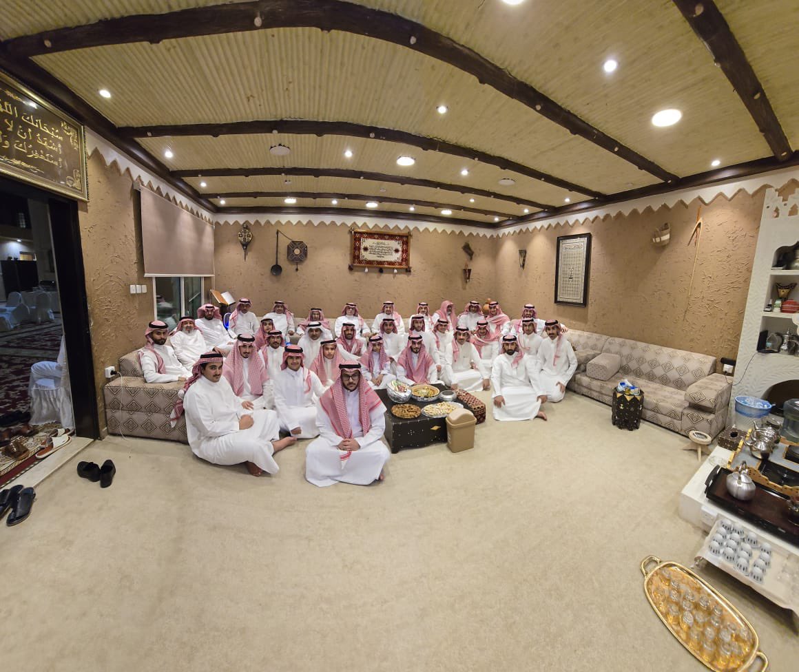 Khalid_wks's tweet photo. إجتماع أبناء و أحفاد الشيخ جدعان المشاري وأخيه الشيخ عبدالله المشاري رحمهم الله تعالى.. 

بضيافة أبناء الشيخ خالد بن جدعان رحمه الله ..

#آل_سعدون 
#الاشراف 
#عيد_الأضحى_المبارك https://t.co/kEoqqBcCXe