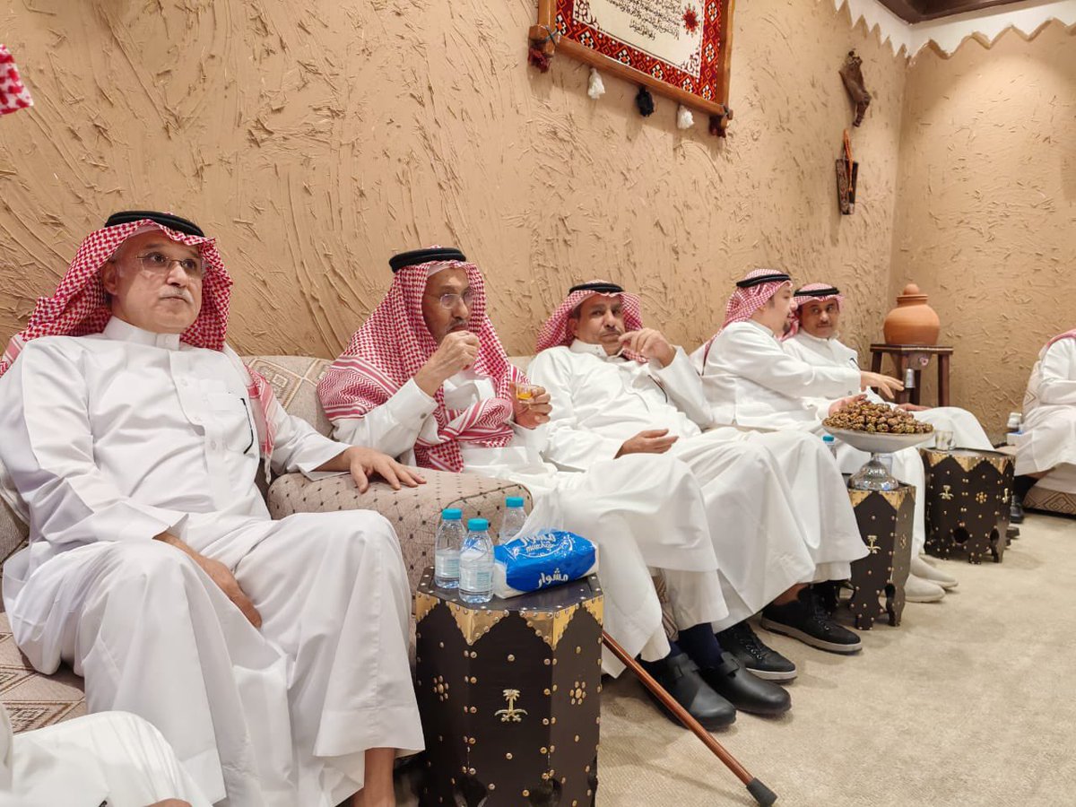 Khalid_wks's tweet photo. إجتماع أبناء و أحفاد الشيخ جدعان المشاري وأخيه الشيخ عبدالله المشاري رحمهم الله تعالى.. 

بضيافة أبناء الشيخ خالد بن جدعان رحمه الله ..

#آل_سعدون 
#الاشراف 
#عيد_الأضحى_المبارك https://t.co/kEoqqBcCXe