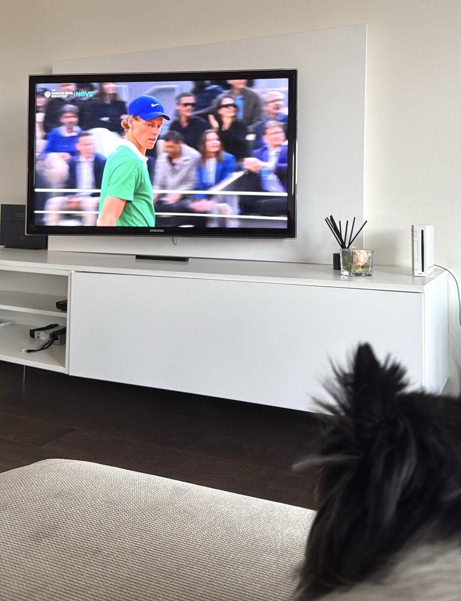 Anche Luce guarda Sinner.
Che finale, incredibile!
Sono entrambi spettacolari.
#RolandGarros2025