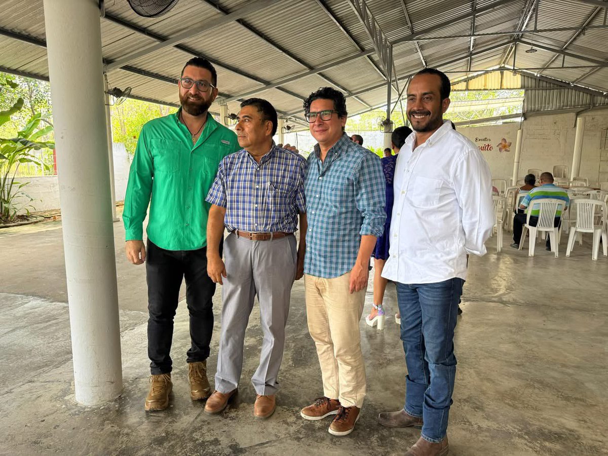 PVEMTABASCO (@pvemtabasco) on Twitter photo 💚 ¡Seguimos avanzando!
Desde la zona de Los Ríos, sumamos el liderazgo del C.P. Pedro Argüello López en #Balancán.
Le dieron la bienvenida:
🔹 <a href="/diegoedelao/">Diego De la O Cetina</a>
🔹 <a href="/Miguel_moheno/">Miguel Moheno</a>
🔹 Alcides Mena Gómez
🔹 Francisco Mena Gómez
🔹 Rudy Pérez Aparicio
¡#TabascoVerde con fuerza! 💚 ¡Seguimos avanzando!
Desde la zona de Los Ríos, sumamos el liderazgo del C.P. Pedro Argüello López en #Balancán.
Le dieron la bienvenida:
🔹 <a href="/diegoedelao/">Diego De la O Cetina</a>
🔹 <a href="/Miguel_moheno/">Miguel Moheno</a>
🔹 Alcides Mena Gómez
🔹 Francisco Mena Gómez
🔹 Rudy Pérez Aparicio
¡#TabascoVerde con fuerza!