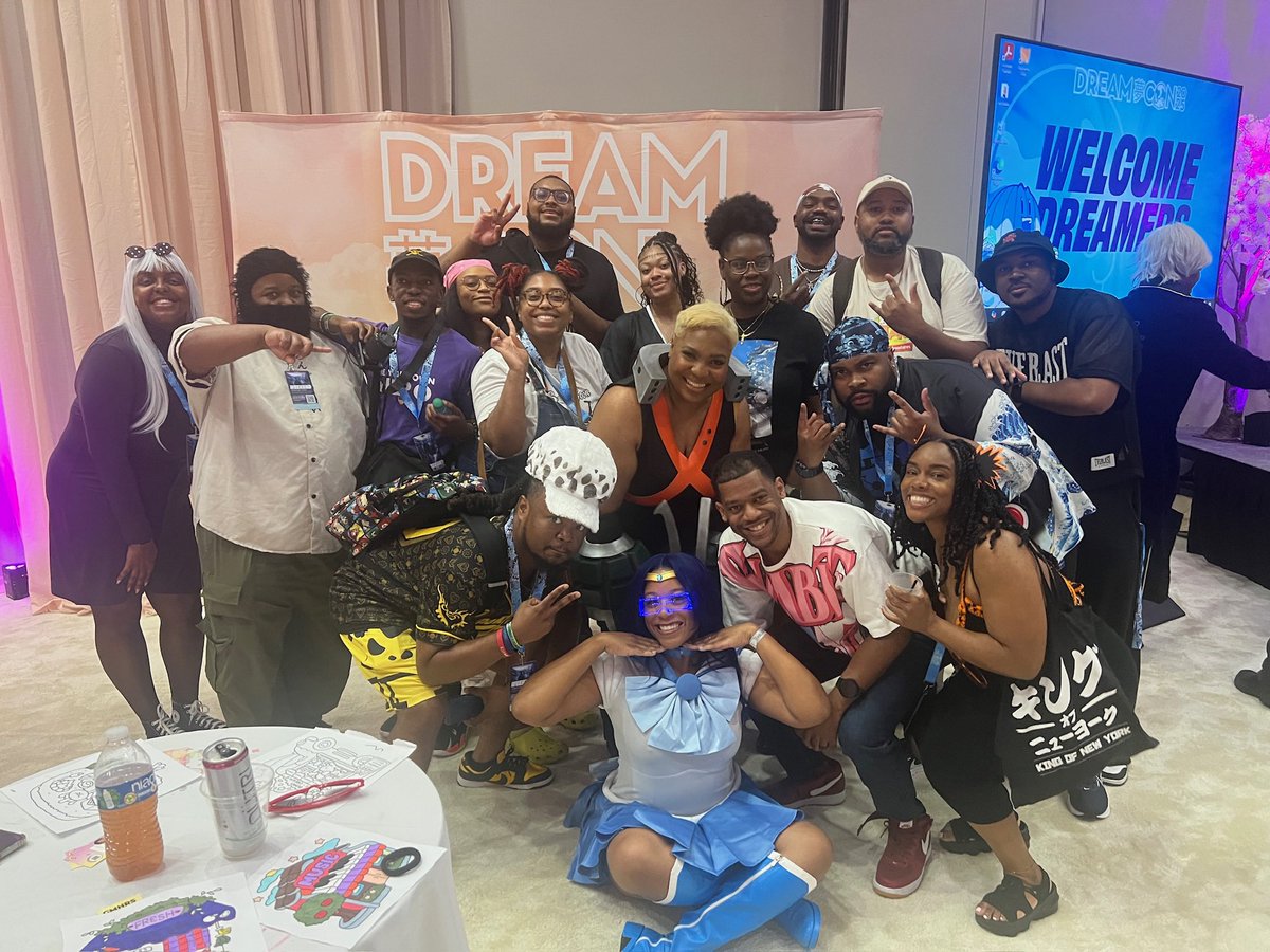 I personally didn’t take a lot of pictures at Dreamcon but I appeared in a fair amount shoutout to all the amazing people I met for the first time and the one I got to see again can’t wait to see yall again whenever that may be even if it’s not at a con