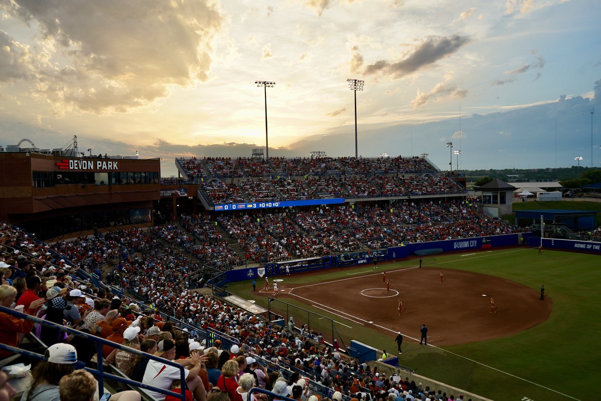 Grace Johnson (@gracemjohnson28) on Twitter photo From a childhood dream to reality—covering my first WCWS for <a href="/SoftbalAmerica/">Softball America</a> was insane.
Grateful for the opportunity to tell these stories on one of sports’ biggest stages. 🥎 #WCWS From a childhood dream to reality—covering my first WCWS for <a href="/SoftbalAmerica/">Softball America</a> was insane.
Grateful for the opportunity to tell these stories on one of sports’ biggest stages. 🥎 #WCWS
