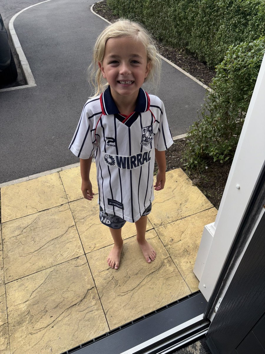 mp_1825's tweet image. What a find in the dusty box in the garage. TRFC from 1999 😍