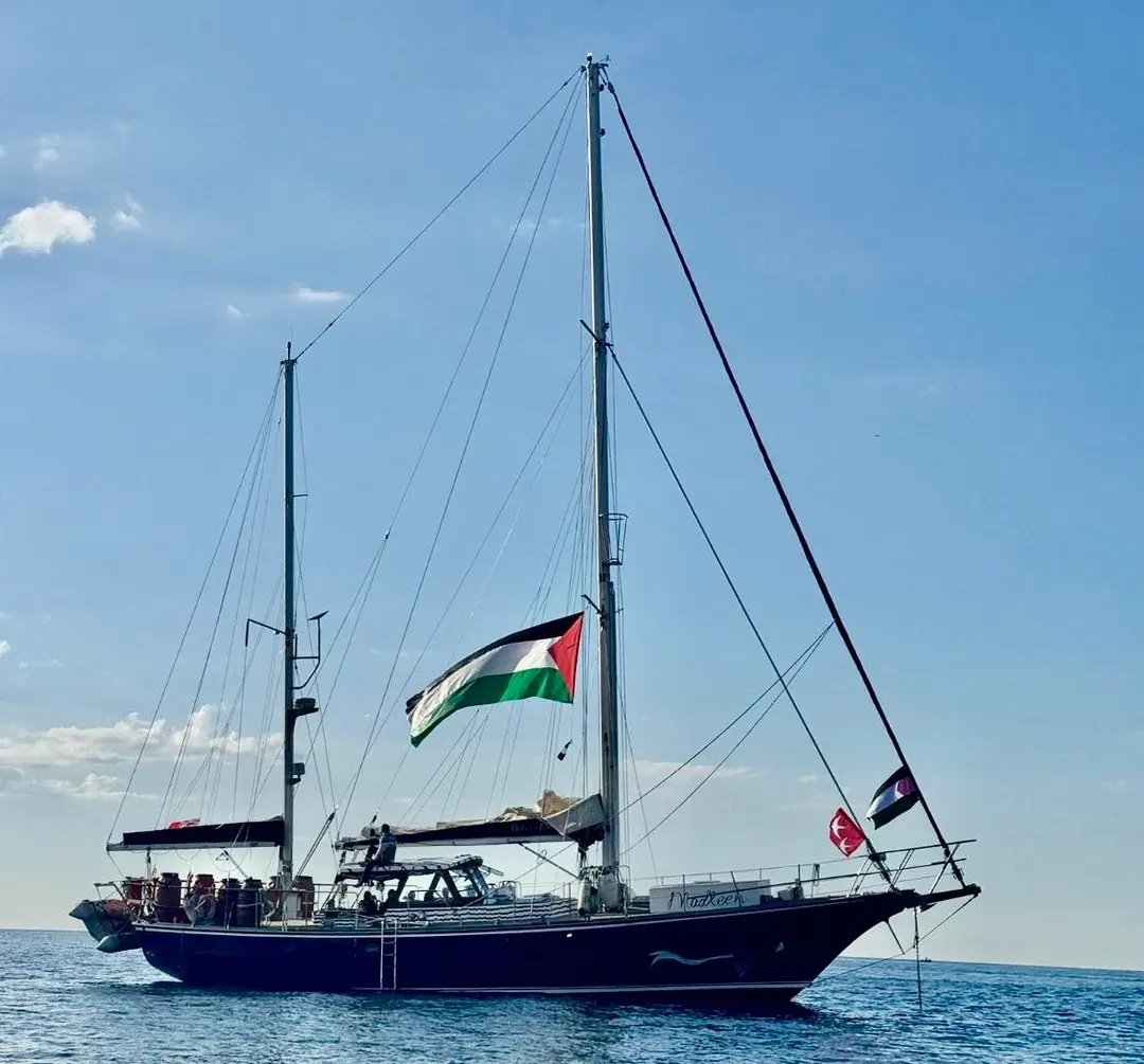 Yükü insanlığın vicdanı, rotası NEHİRDEN DENİZE ÖZGÜR FİLİSTİN olan Madleen Gemisi’ni tarihin huzurunda selamlıyoruz. Gemideki 12 yiğit, cesaretin ve samimiyetin timsalidir. Rabbim yollarını açık etsin, sağsalim varsınlar! İyi ki varsınız!

#TürkiyeMadleenİçinAyakta 🇹🇷🇵🇸