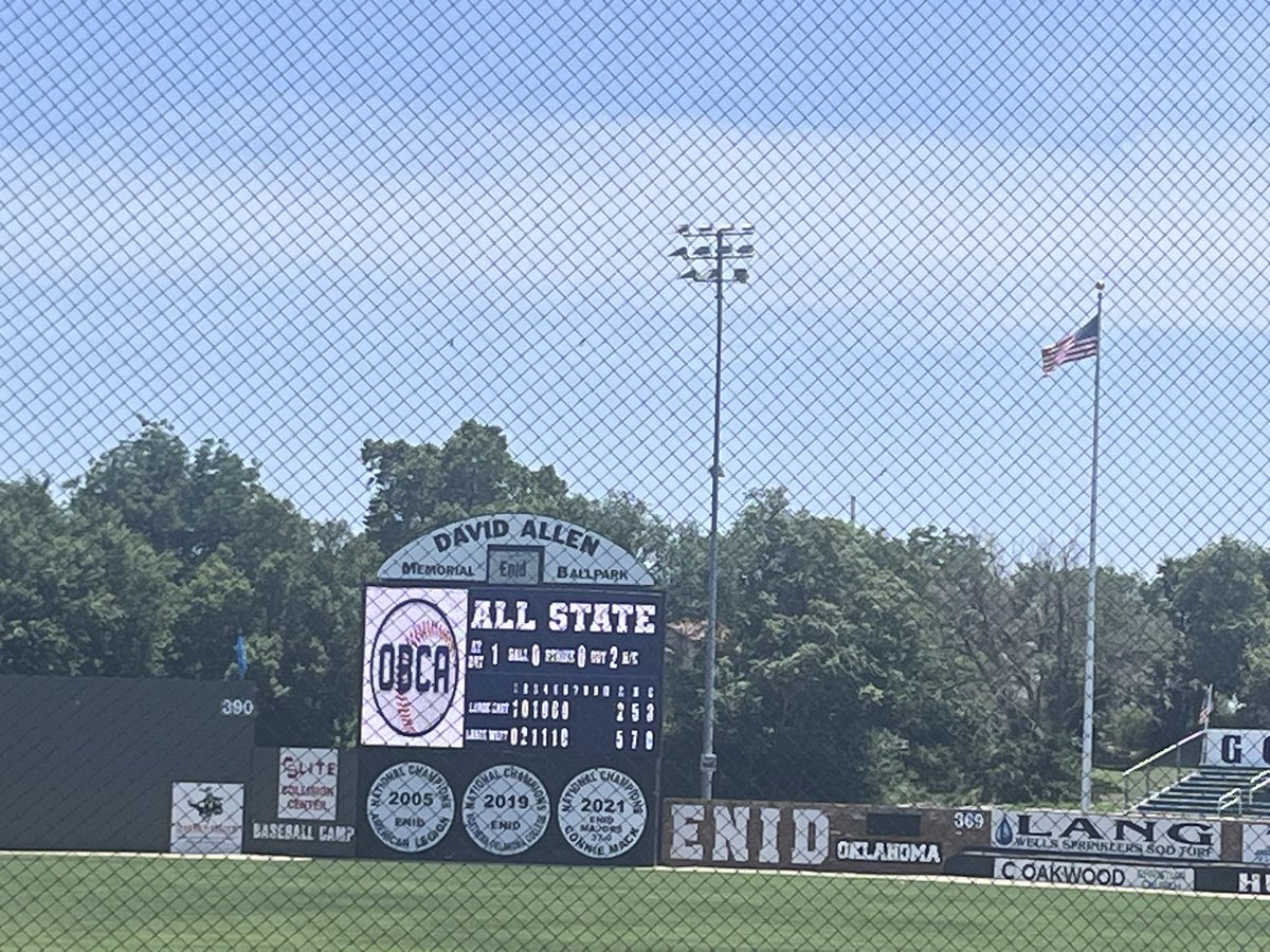 OKBSBLCOACHES's tweet image. That’s the ballgame!
Large West defeats Large East 5-2.