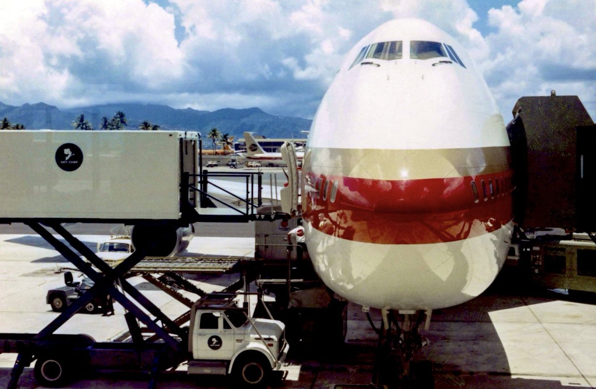 flycontinental1's tweet image. The nose knows. The Proud Bird. #airplane #airplanes #avgeek #avgeeks #travel #ContinentalAirlines #B747