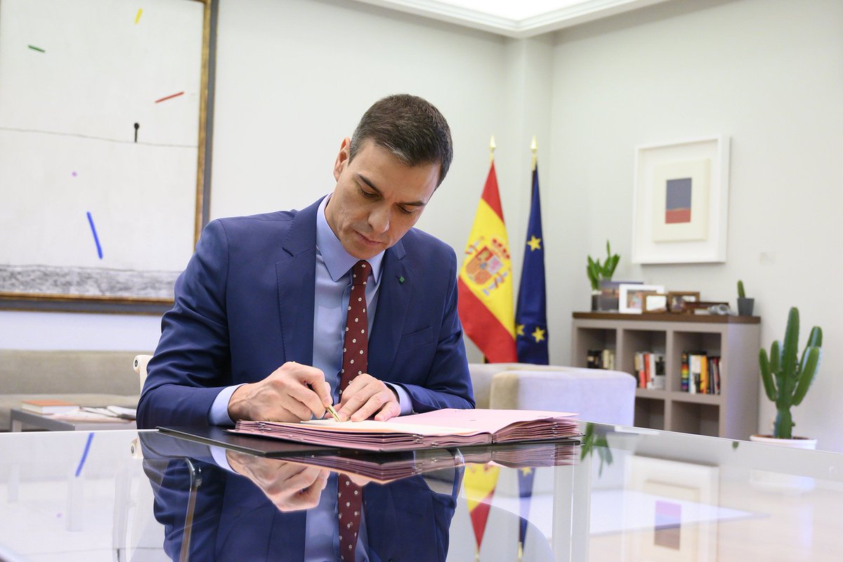 🔴 Tras la victoria de Movistar KOI, Pedro Sánchez acaba de firmar una orden ejecutiva para darle la nacionalidad española a "Kassadin", el personaje de "League of Legends".

🗣️ "Con el backdoor de Xpeke ya hizo méritos, pero ahora es el momento perfecto."

(vía: <a href="/Esportmaniacos/">ESPORTMANÍACOS</a>)