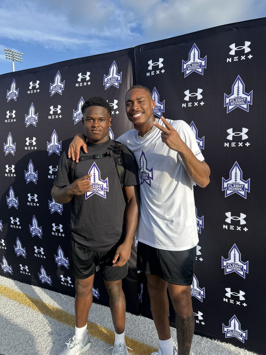 chris4frazier's tweet image. #AGTG Thank you @JJettas2 for the opportunity to come out and learn & compete with the best! Best experience I had! BLESSED💯💯 ✈️@UANextFootball @UAFootball @DemetricDWarren @Ross500_ @RouteGod @CoachGHouston @ChadSimmons_ @adamgorney