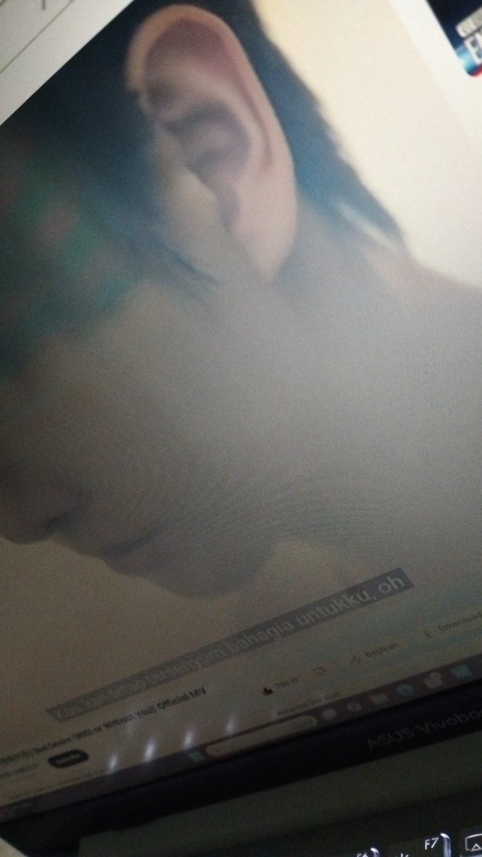 Gatau sih kenapa jam segini masih bangun (mikirin tugas uas kayanya, tapi gak nyadar soalnya udh stres duluan) ya intinya JANGAN LUPA STREAMING GEMES BANGET LIAT ANGKA VIEWS NYA KEK SIPUT