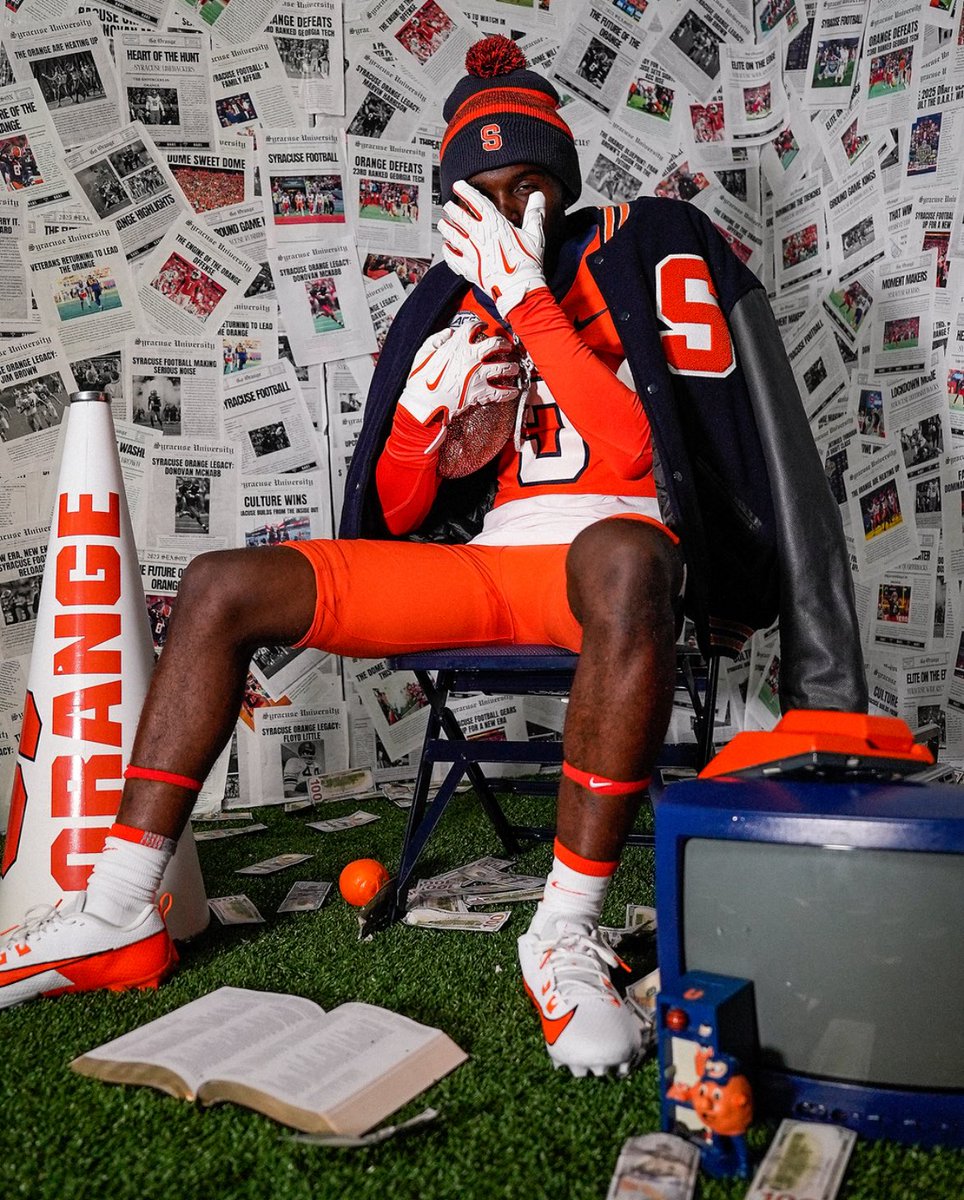 ZikhereLeaks3_'s tweet image. Cuse fans, How am i looking? #goorange #notcommited @McAllisterMike1 @TheJuiceOnline @SyraCuseAholic @CuseRivalsCK @FranBrownCuse
