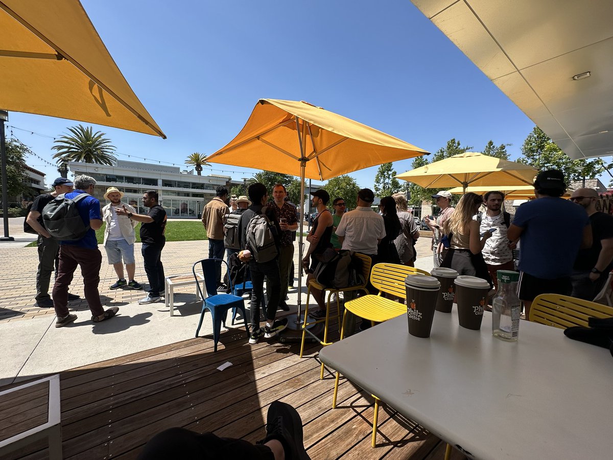 yugo_atobe's tweet image. Catch me at the Vision Pro meetup at Philz Coffee!☕️
#WWDC25