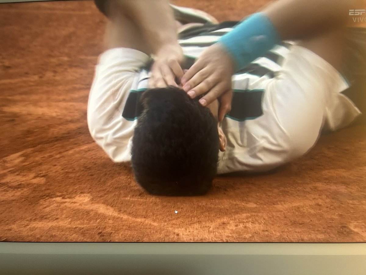 Cinco horas y media de contienda. Increíble remontada de Carlos Alcaraz para coronarse en #RolandGarros2025