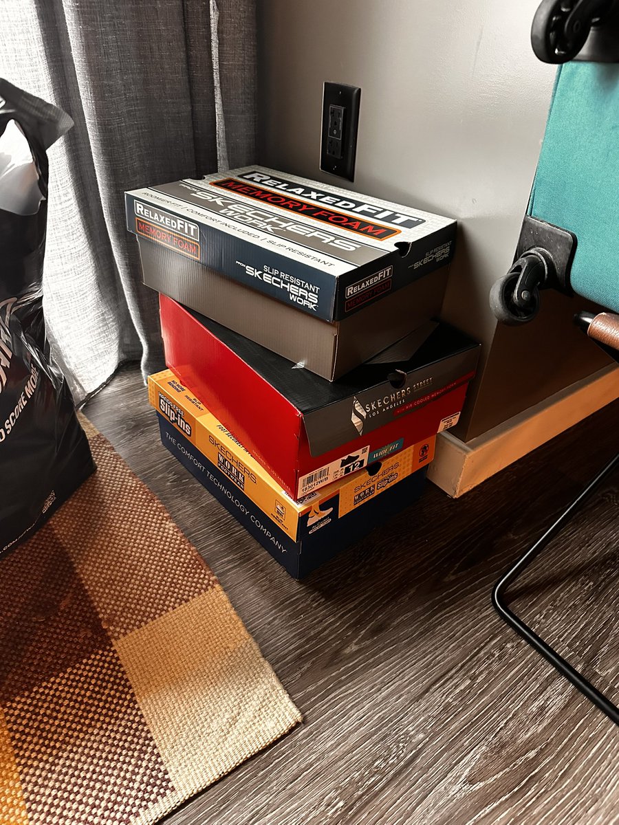 xnatti's tweet image. Relatable problem, that’s why I bought 3 new pairs yesterday 😀
Going to prove that “no new shoes” at #CiscoLive is just a myth 😜