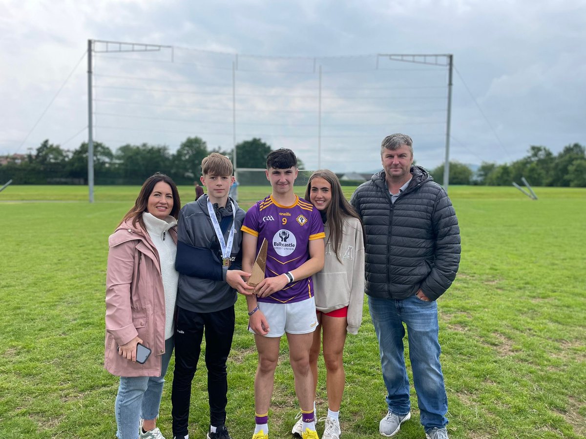 Another small step for our wee club - winning the u-14 Tain Og Div 1 Cup section beating Rossa in final today. 
These young men are making great progress 👏🏻🏆