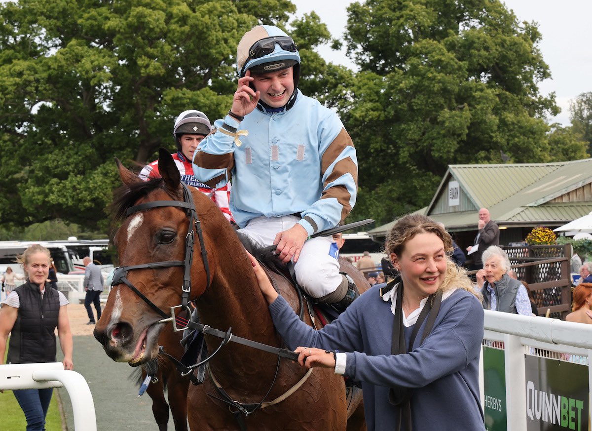 STATUARIO 🤝 Perth Racecourse