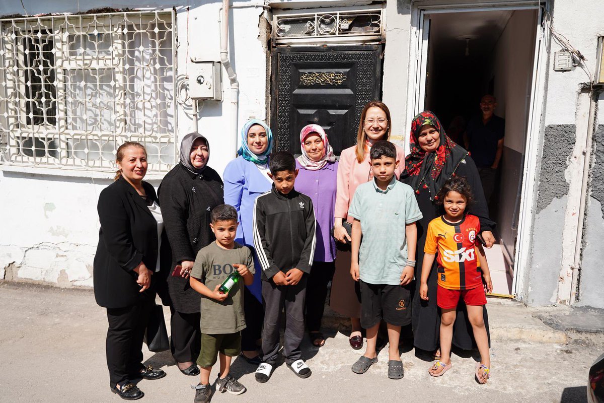 Av Dilan Ensari (@avdilanensari) on Twitter photo 📍GAZİANTEP/Şahinbey
Milletvekilimiz Genel Başkan Vekilimiz <a href="/deryabakbak27/">Doç. Dr. DERYA BAKBAK 🇹🇷</a> ile Şimşek ailesinin evine konuk olduk. Güzel sohbetleri ile bayramlarını kutladık.
<a href="/tugbaisikercan/">Tuğba IŞIK ERCAN</a>
<a href="/fmfedaioglu/">Fatih Muhaddis FEDAİOĞLU</a>
<a href="/AKKADINGM/">AK Parti Kadın Kolları</a>
<a href="/AKPartiG_Antep/">AK Parti Gaziantep</a>
<a href="/akkadinantep/">AK Kadın Gaziantep</a> 📍GAZİANTEP/Şahinbey
Milletvekilimiz Genel Başkan Vekilimiz <a href="/deryabakbak27/">Doç. Dr. DERYA BAKBAK 🇹🇷</a> ile Şimşek ailesinin evine konuk olduk. Güzel sohbetleri ile bayramlarını kutladık.
<a href="/tugbaisikercan/">Tuğba IŞIK ERCAN</a>
<a href="/fmfedaioglu/">Fatih Muhaddis FEDAİOĞLU</a>
<a href="/AKKADINGM/">AK Parti Kadın Kolları</a>
<a href="/AKPartiG_Antep/">AK Parti Gaziantep</a>
<a href="/akkadinantep/">AK Kadın Gaziantep</a>